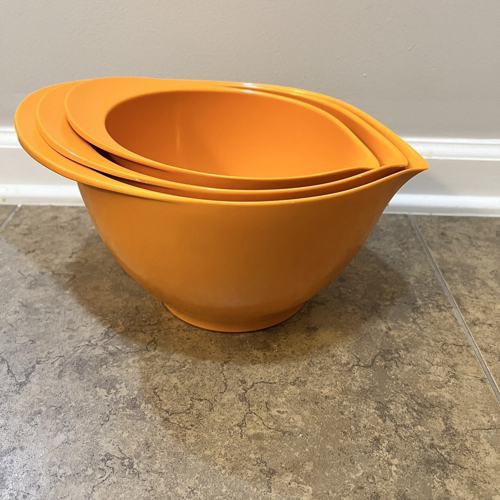 Set Of 3 Williams Sonoma Orange Nesting Mixing Bowls , 4Qt, 3‎ Qt & 2 Qt